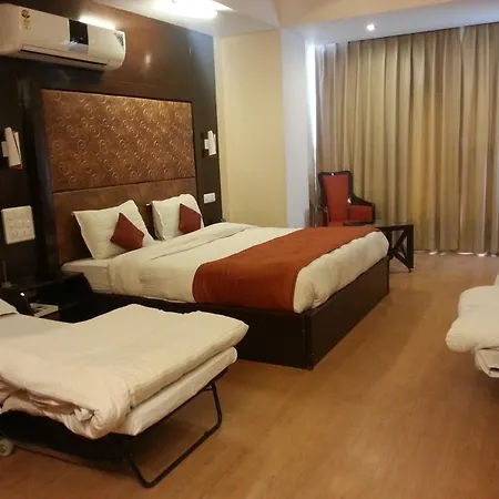 Milestone 251 Hotel Jaipur Room photo